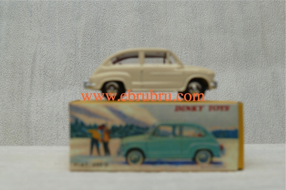 FIAT 600D  DINKY TOYS ATLAS REF 520