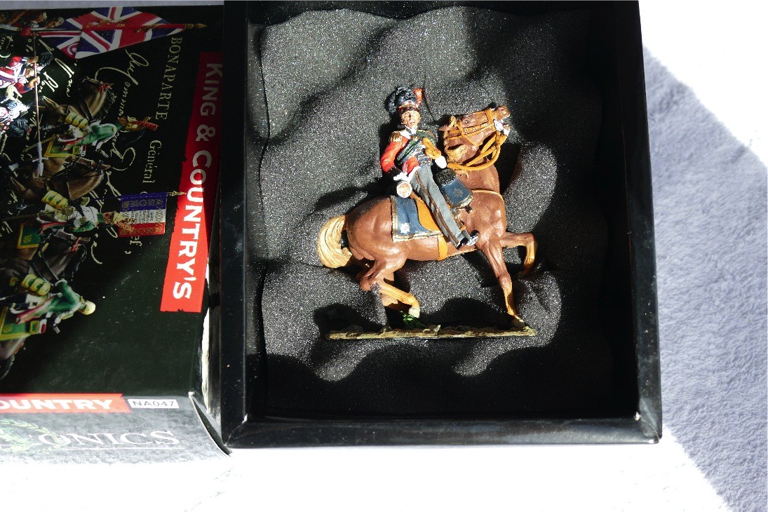 NA047 Mounted Blackwatch Officer King & Country