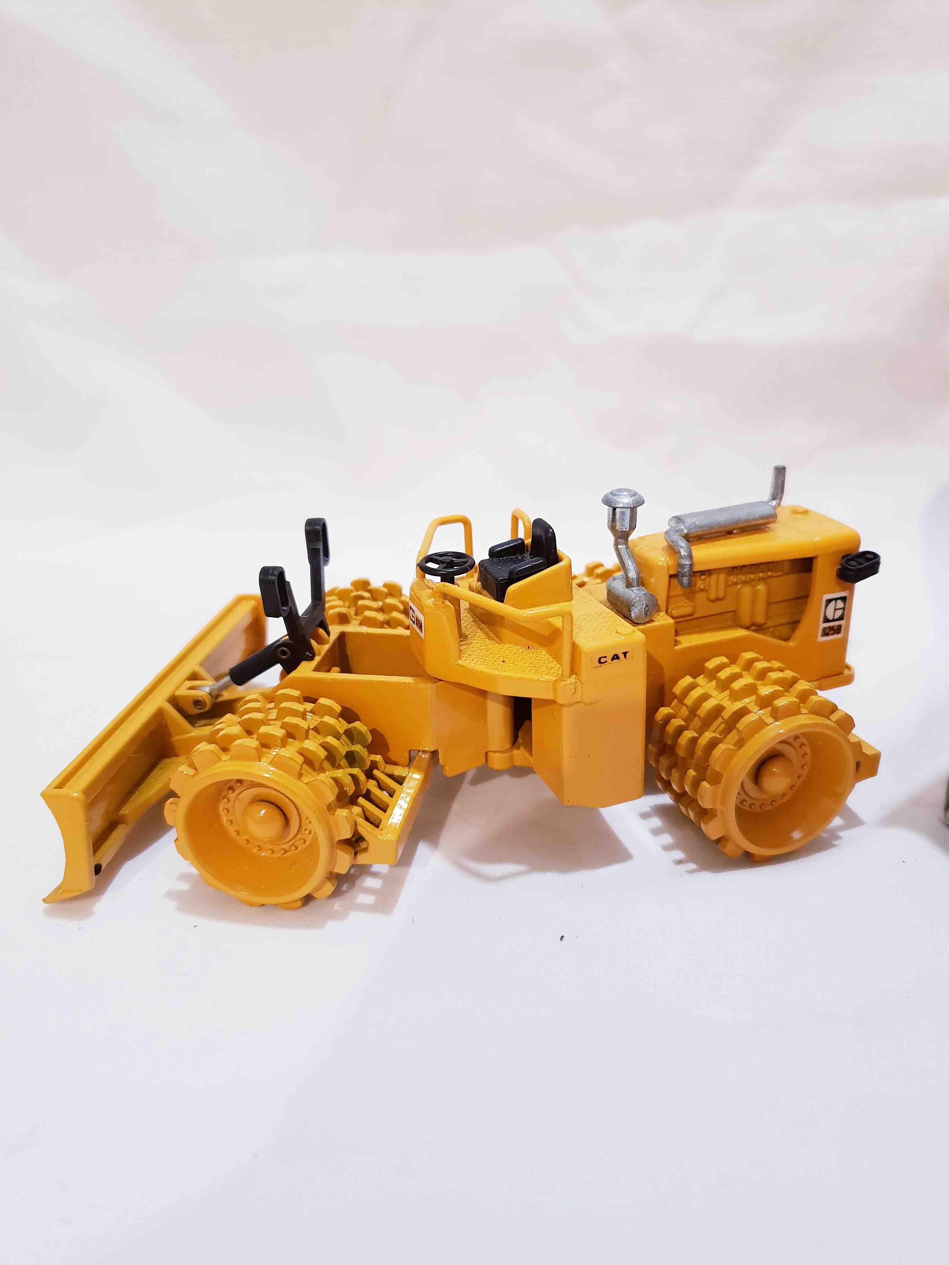 JOAL ROULEAU COMPACTEUR 218 CATERPILLAR