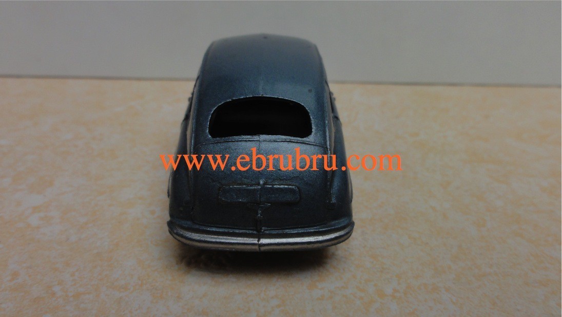 FORD VEDETTE MODELE 1949 DINKY TOYS RÉF 24Q