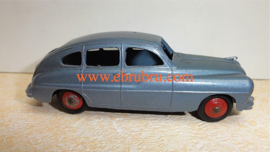 FORD VEDETTE MODELE 1949 DINKY TOYS RÉF 24Q