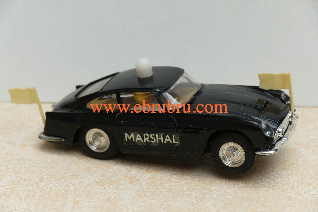 ASTON MARTIN DB4 GT MARSHAL NOIRE SCALEXTRIC BLACK E5