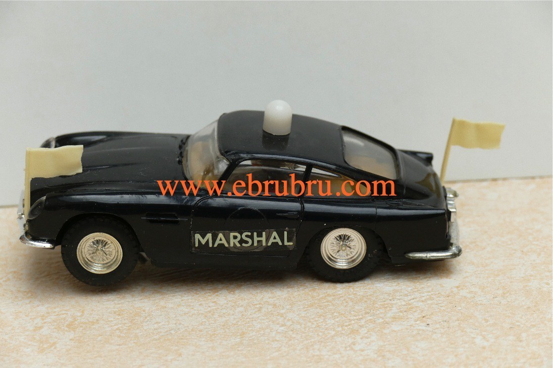 ASTON MARTIN DB4 GT MARSHAL NOIRE SCALEXTRIC BLACK E5