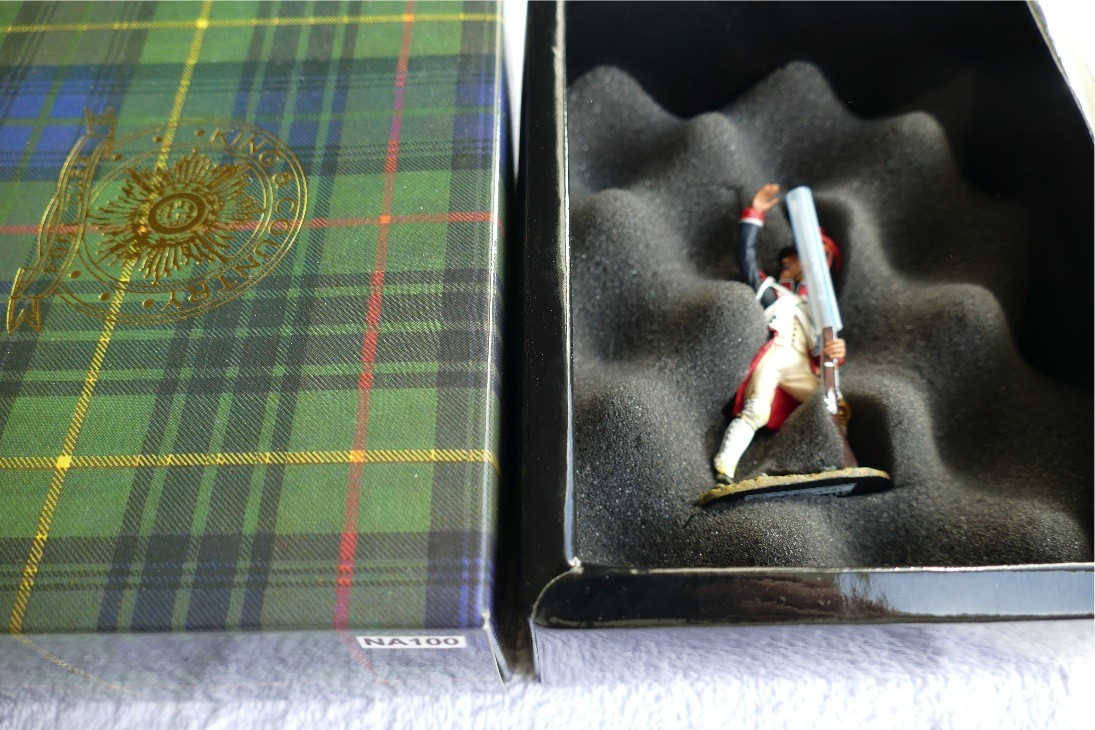 NA100 French Line Infantry Sergeant Advancing King & Country