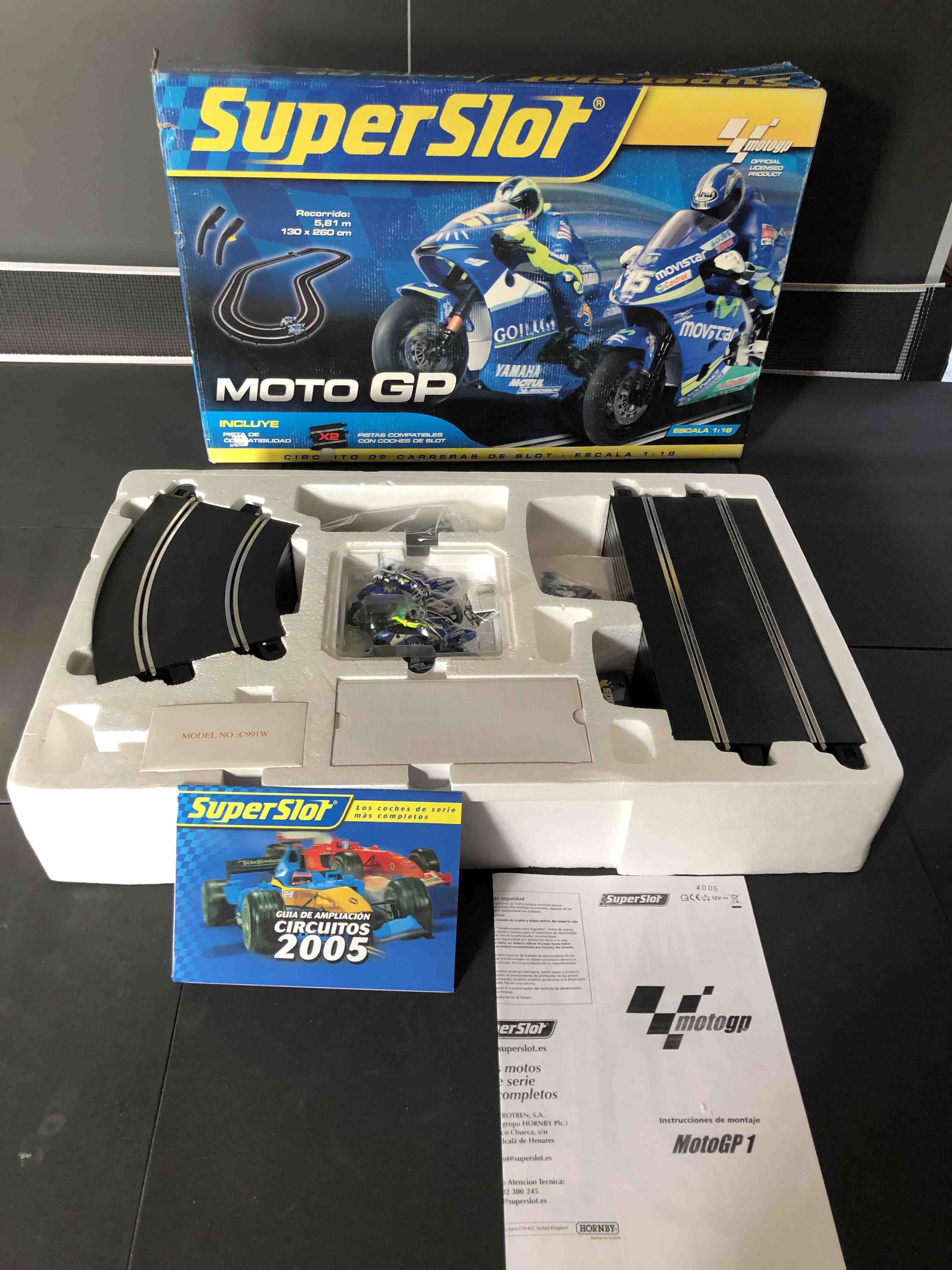 COFFRET SET SCALEXTRIC SUPERSLOT MOTO GP