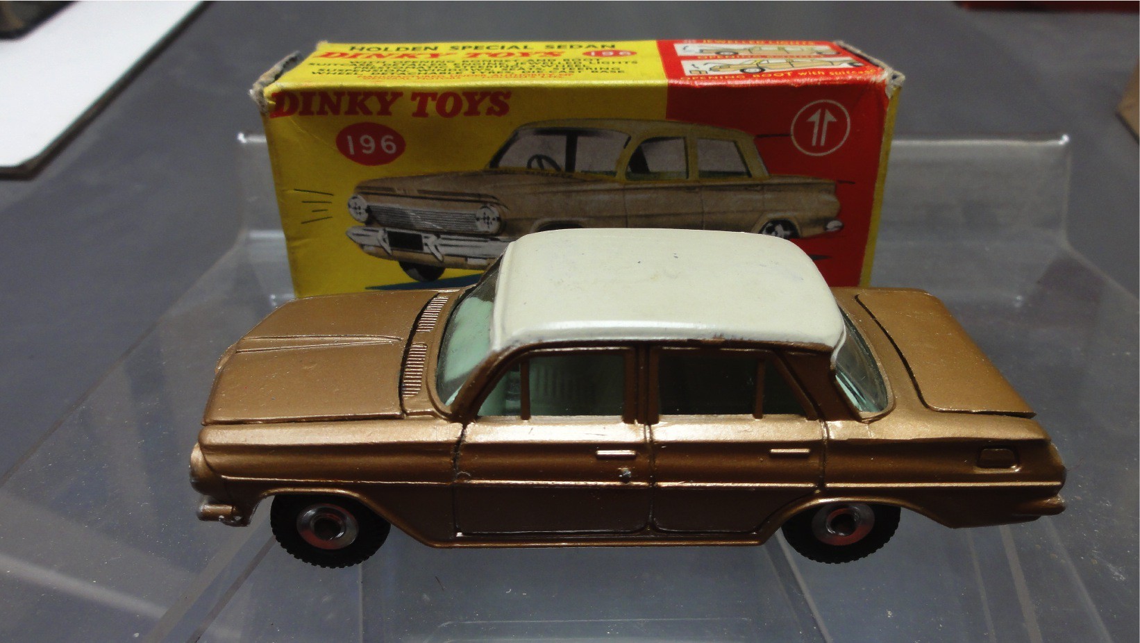 Holden special sedan  Dinky Toys ref 196