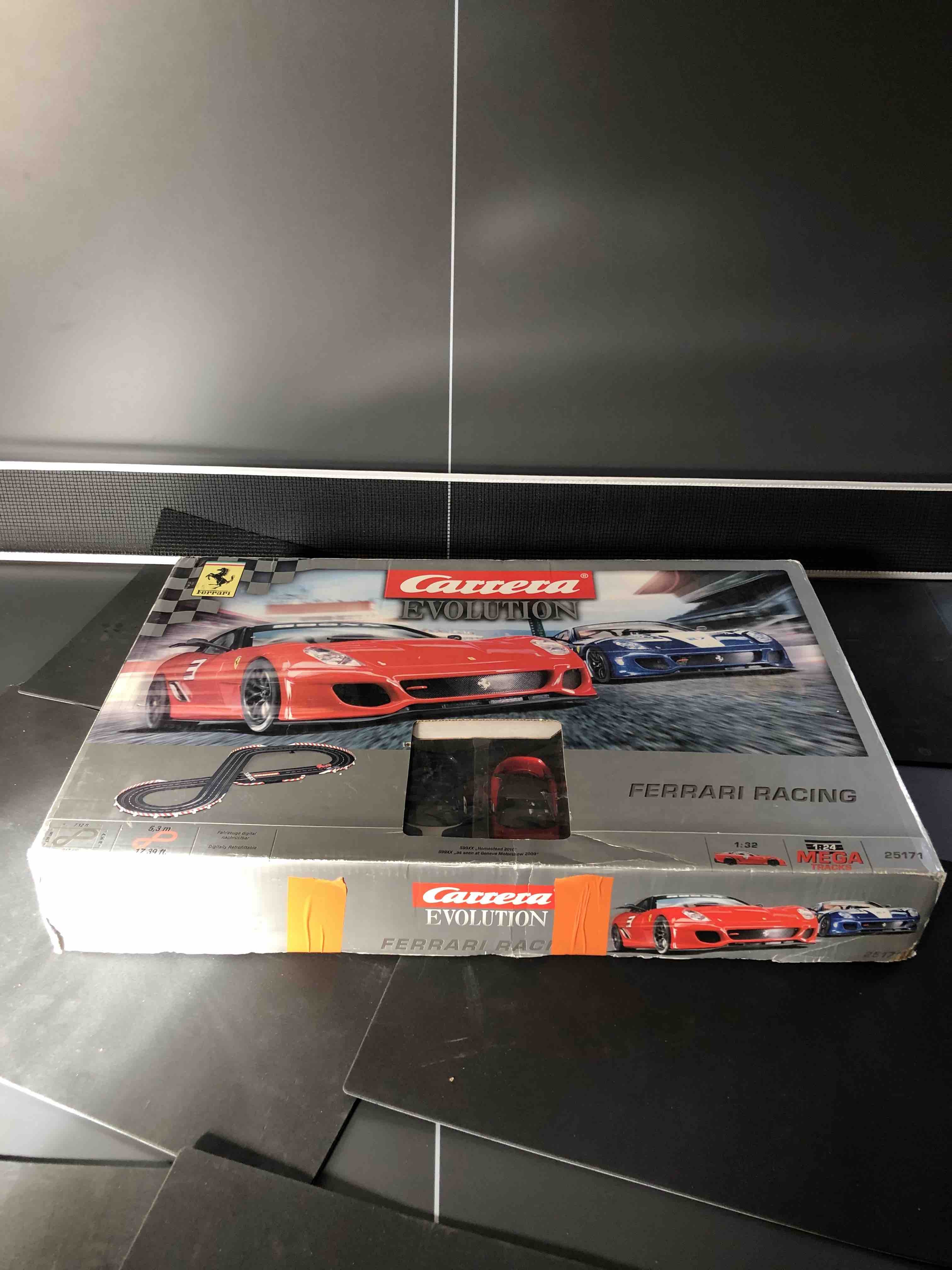 COFFRET SET CARRERA EVOLUTION FERRARI RACING 25171