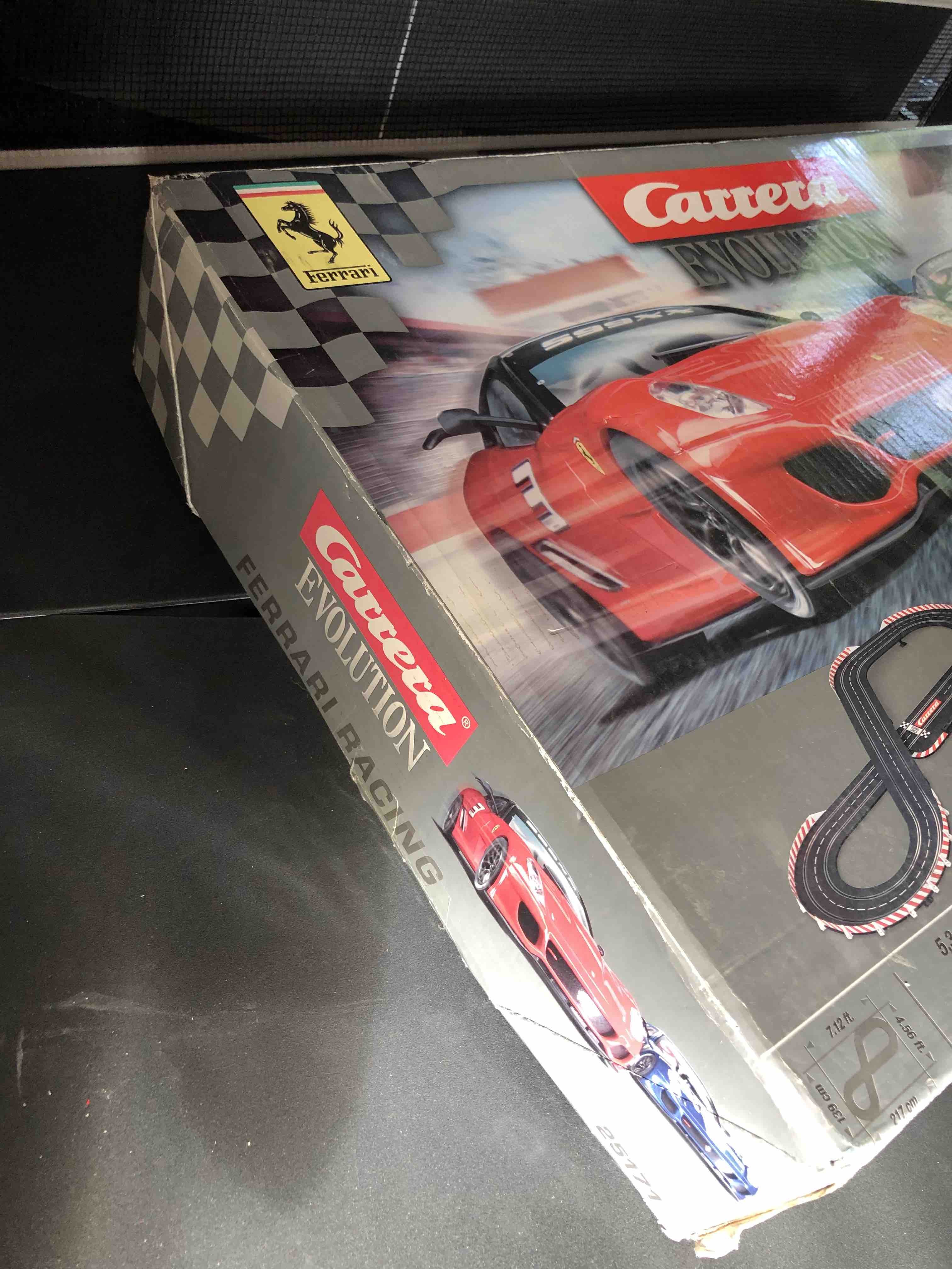 COFFRET SET CARRERA EVOLUTION FERRARI RACING 25171