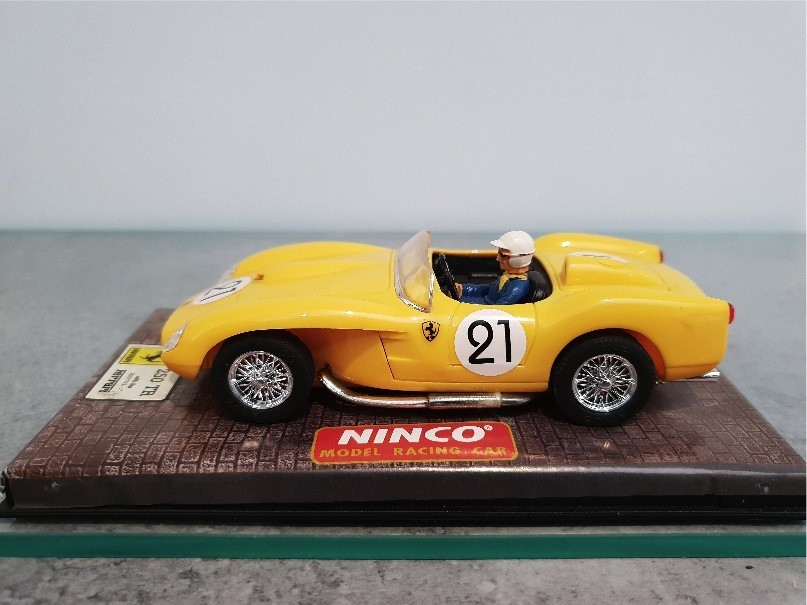 NINCO 50151 FERRARI 250 TR TESTA ROSSA 1957 AMARILLO