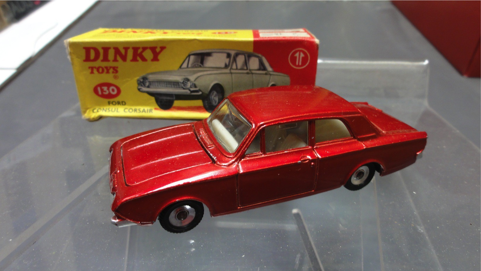 Ford consul corsair rouge Dinky Toys ref 130