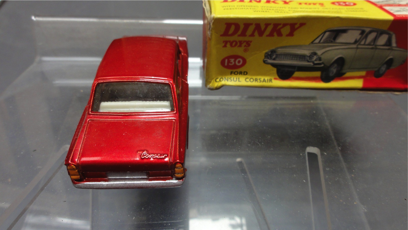 Ford consul corsair rouge Dinky Toys ref 130