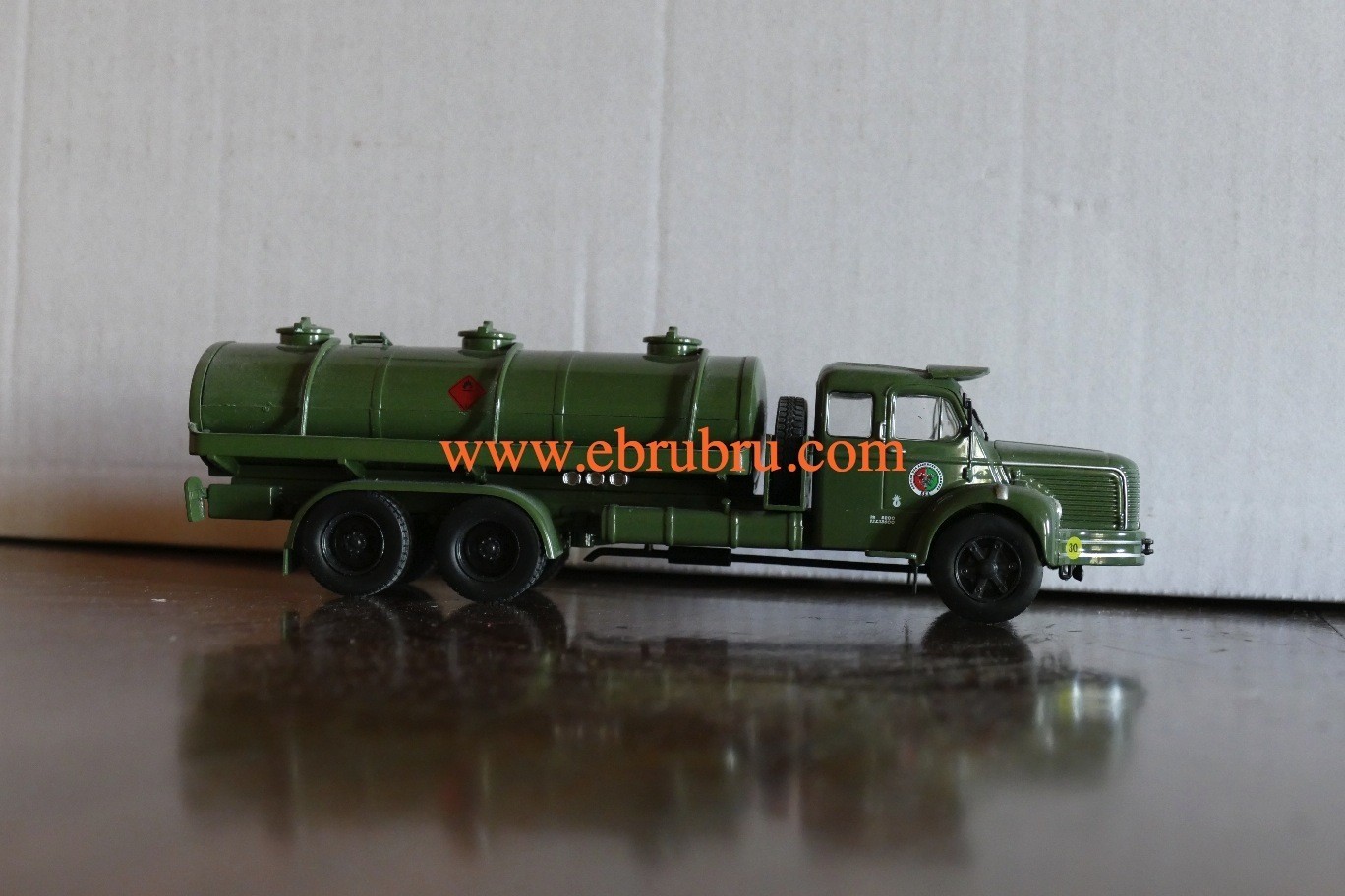 CAMION MILITAIRE BERLIET GLM 10 1957 CITERNE Au 1/43 IXO