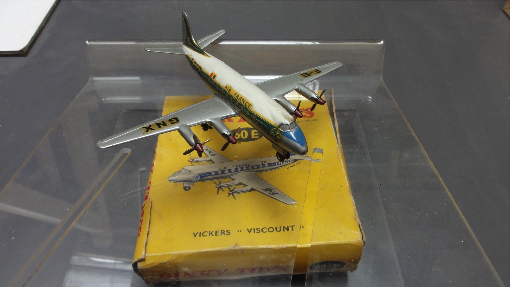 AVION VICKERS VISCOUNT AIR FRANCE   DINKY TOYS RÉF 60E 1/43