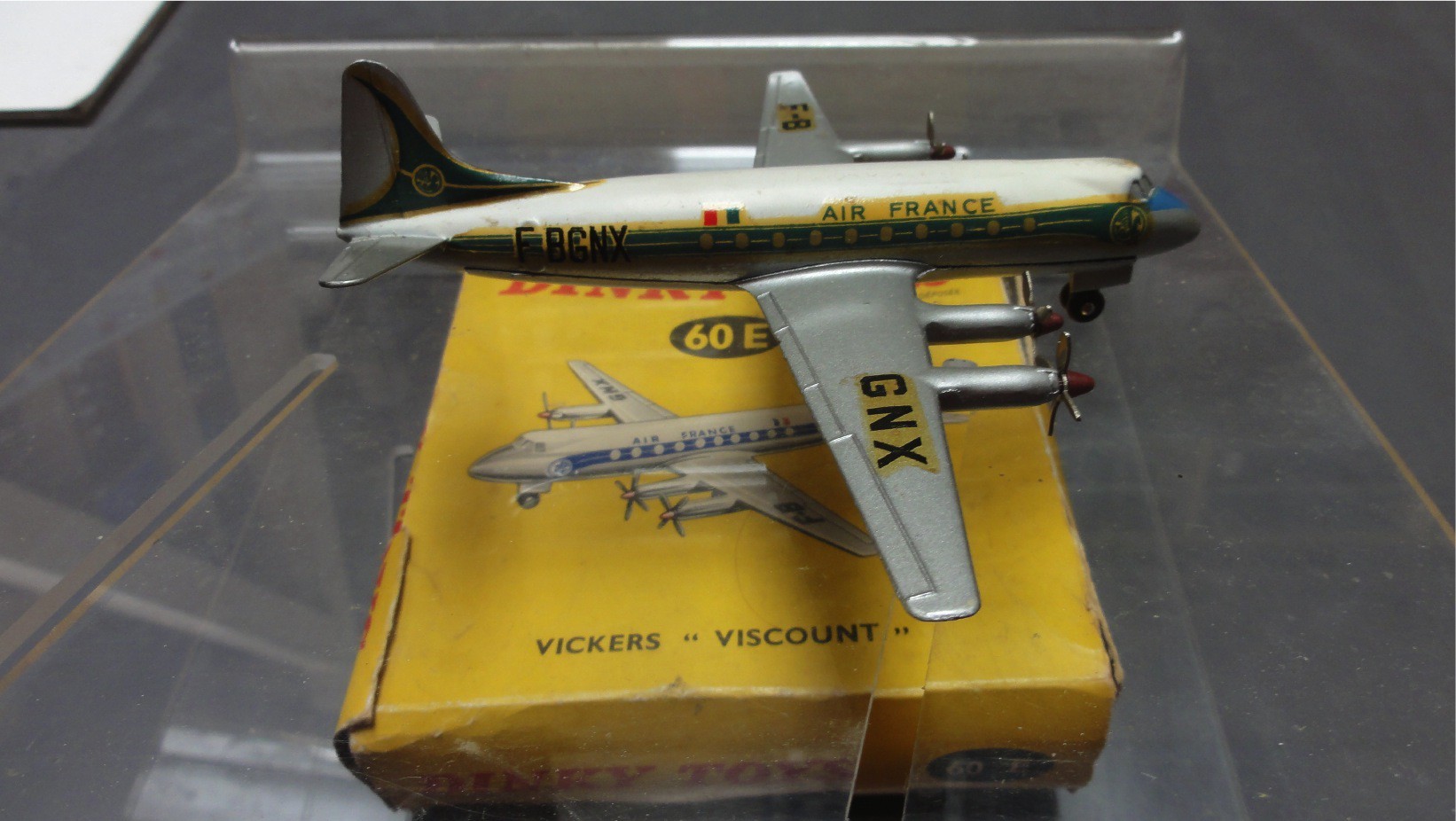 AVION VICKERS VISCOUNT AIR FRANCE   DINKY TOYS RÉF 60E 1/43