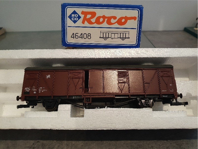 ROCO 46408 WAGON COUVERT