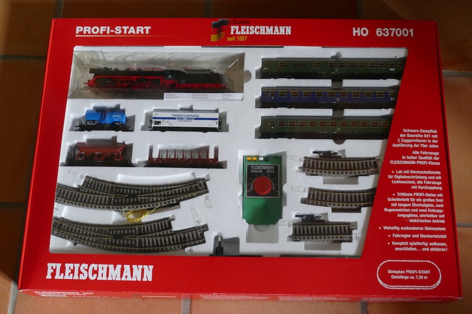 FLEISCHMANN PROFI STAR HO SET 637001 LOCO +