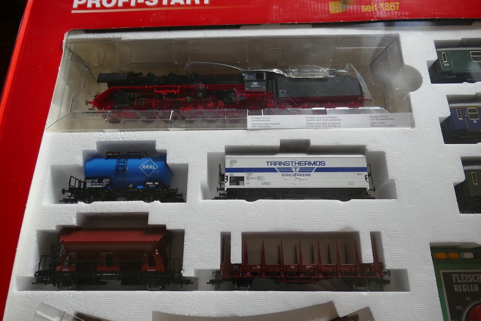 FLEISCHMANN PROFI STAR HO SET 637001 LOCO +