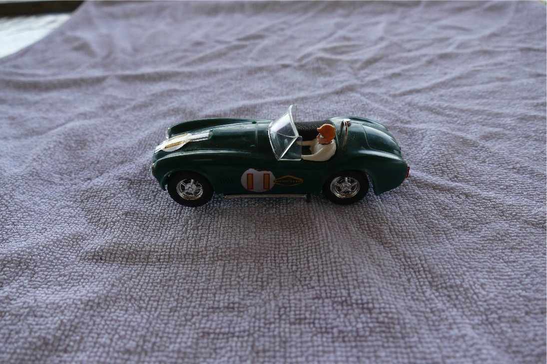 AC Cobra verte scalextric ref C78