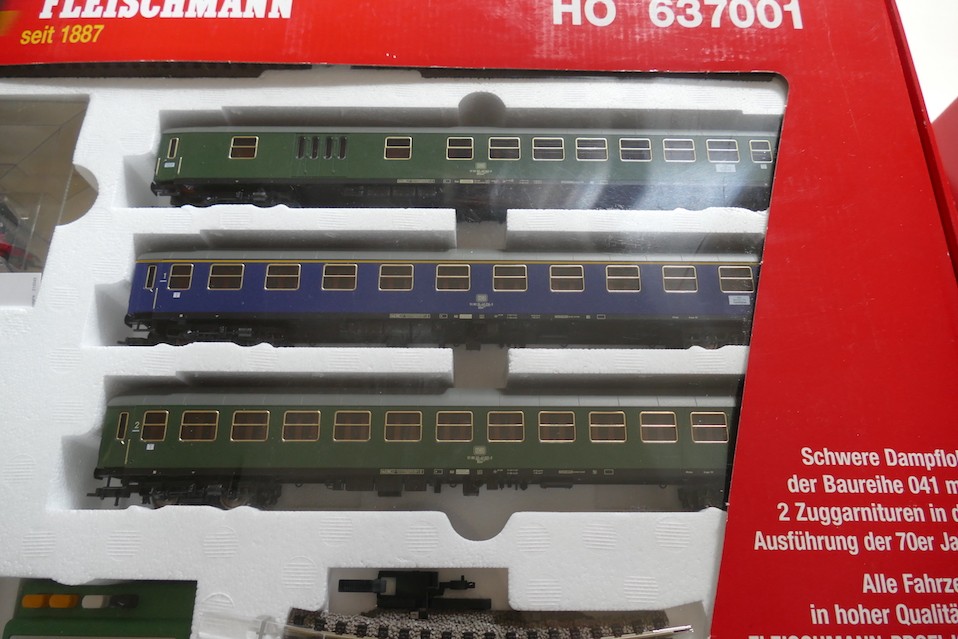 FLEISCHMANN PROFI STAR HO SET 637001 LOCO +