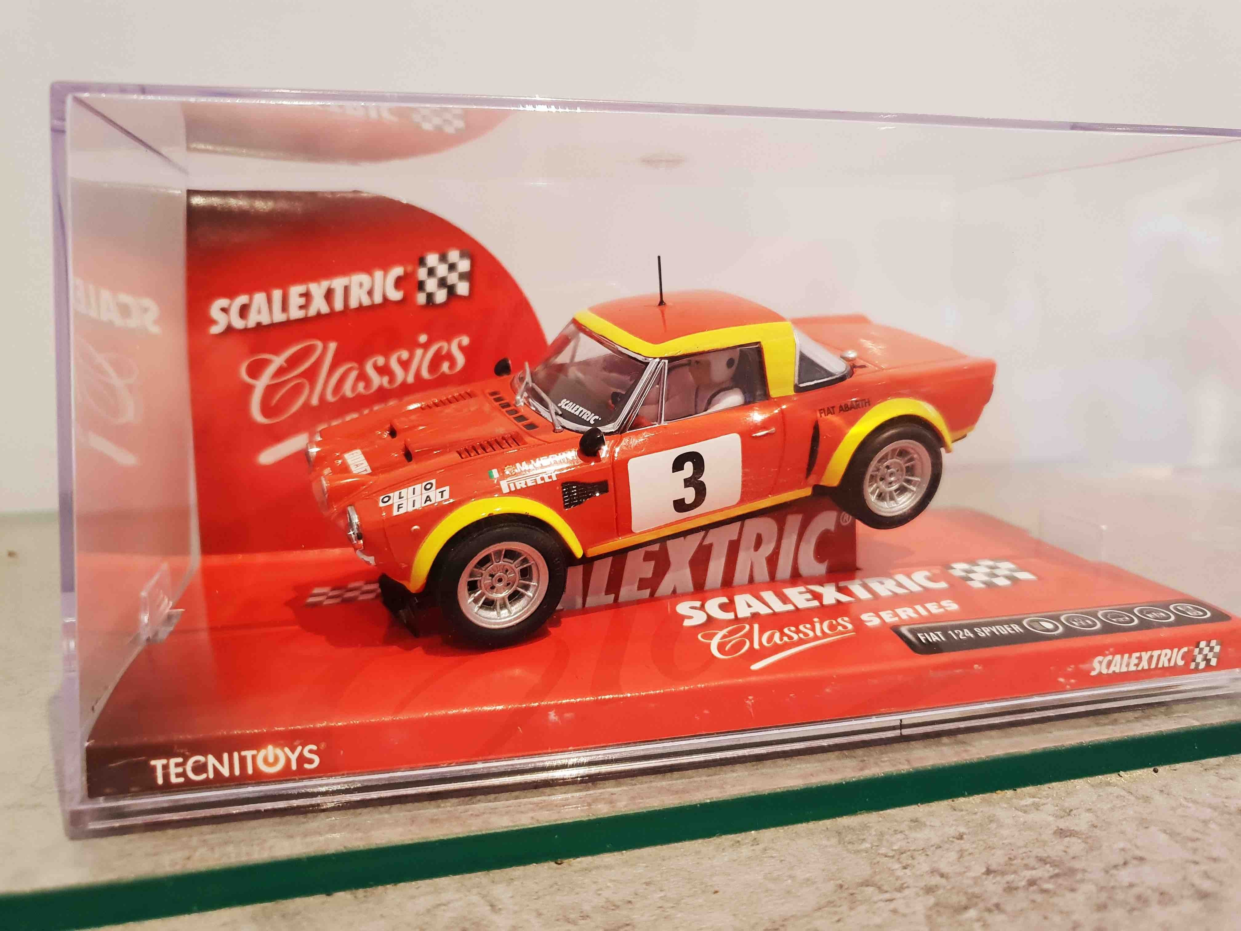 SCALEXTRIC 6189 FIAT 124 SPYDER