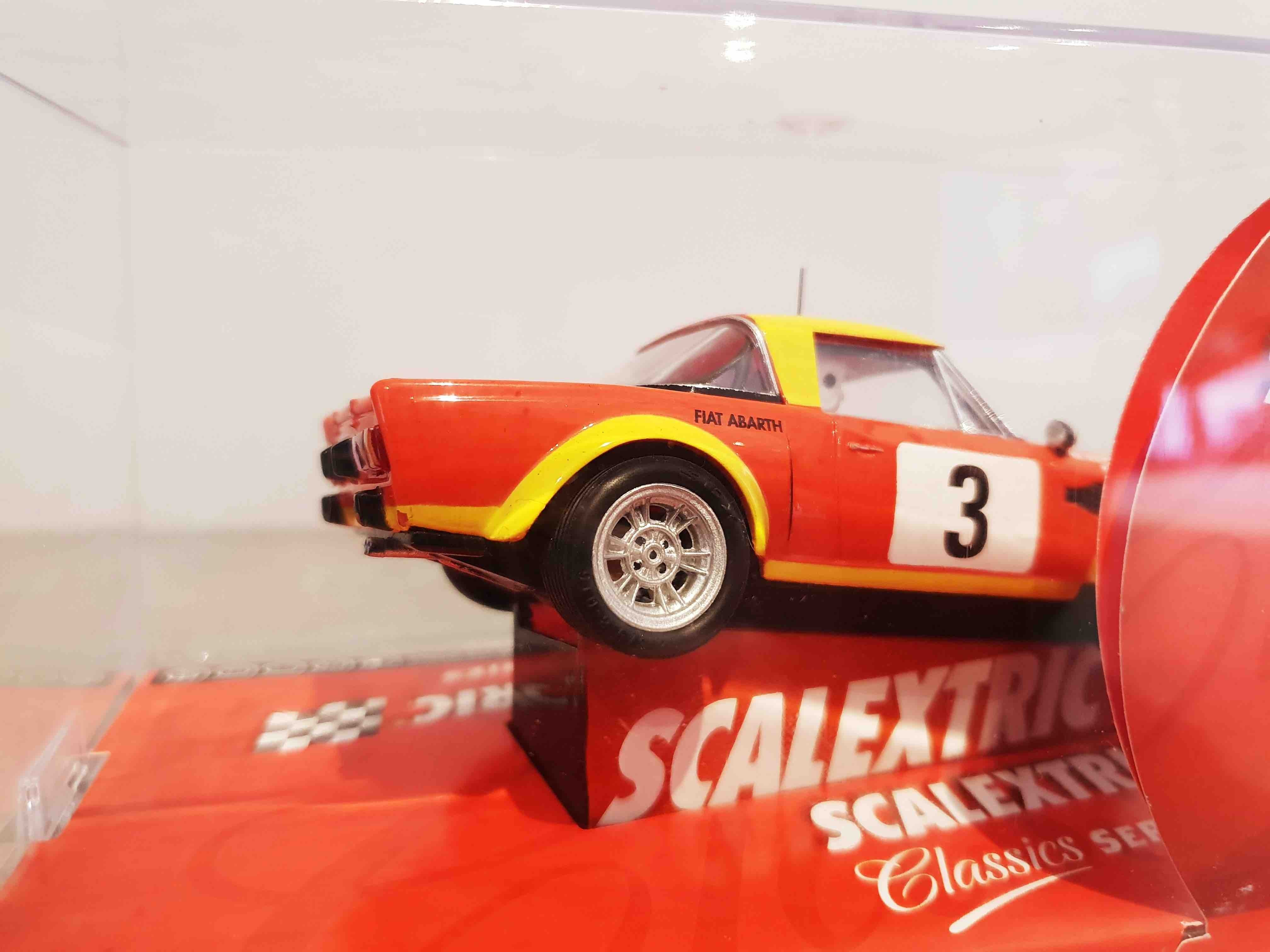 SCALEXTRIC 6189 FIAT 124 SPYDER