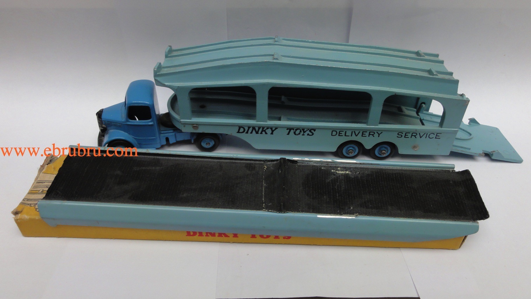 Bedford pullmore car transporter Dinky toys réf 582