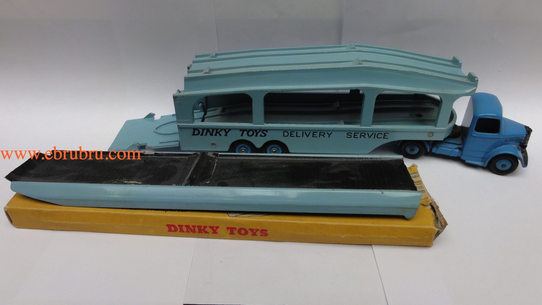 Bedford pullmore car transporter Dinky toys réf 582