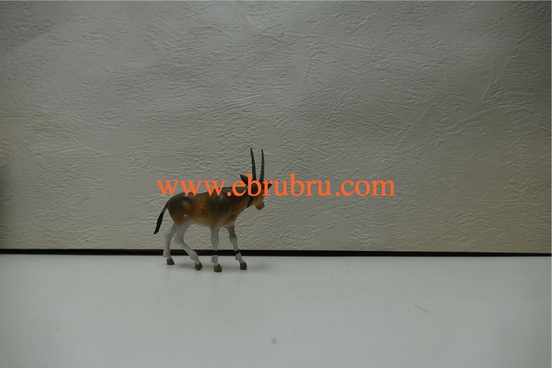 ORYX ANTILOPE  STARLUX SERIE ANIMAUX SAUVAGE  REF 1747