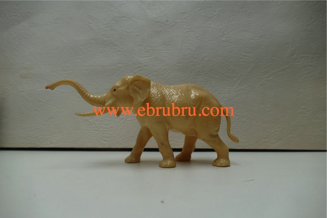 ANCIEN ELEPHANT BLANC D'ASIE  STARLUX SERIE ANIMAUX SAUVAGE  REF 1702 BIS