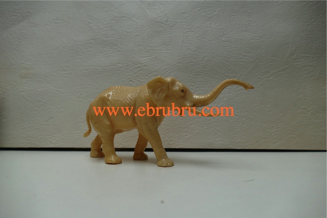 ANCIEN ELEPHANT BLANC D'ASIE  STARLUX SERIE ANIMAUX SAUVAGE  REF 1702 BIS