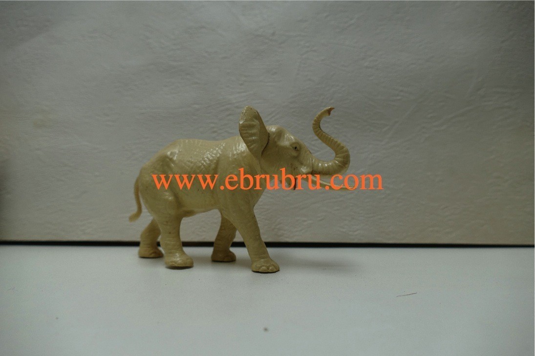 ANCIEN ELEPHANT BLANC D'AFRIQUE  STARLUX SERIE ANIMAUX SAUVAGE  REF 1701 BIS