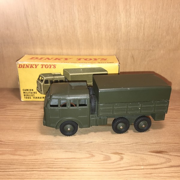 CAMION MILITAIRE BERLIET TOUS TERRAINS  DINKY TOYS RÉF 818