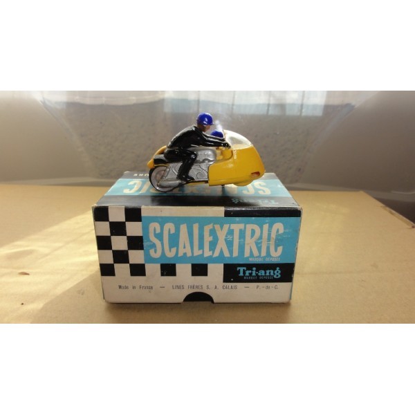 Typhoon type 1 JAUNE SCALEXTRIC RÉF MM/B1 SIDE CAR