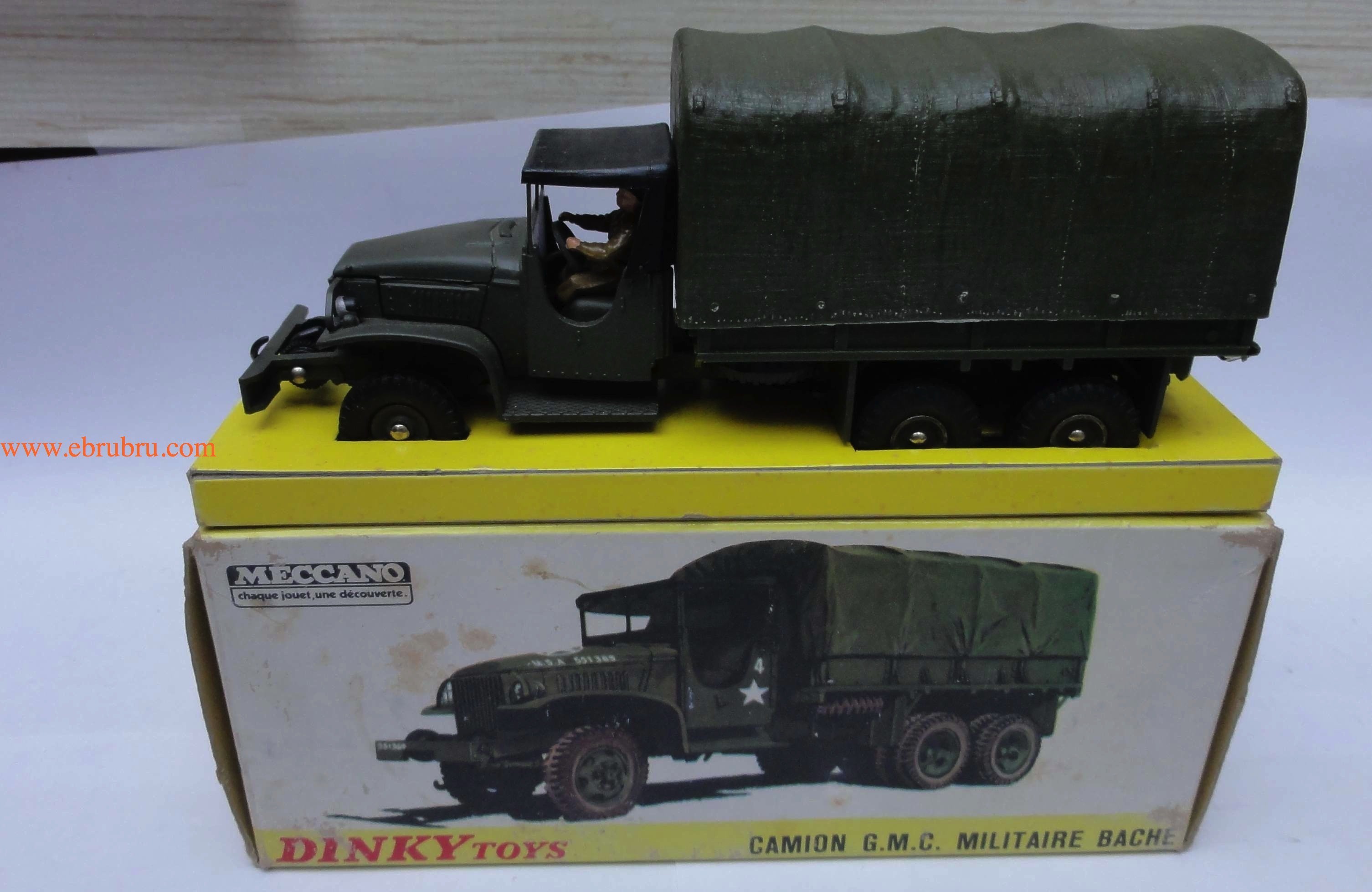 CAMION GMC MILITAIRE BACHE DINKY TOYS REF 809