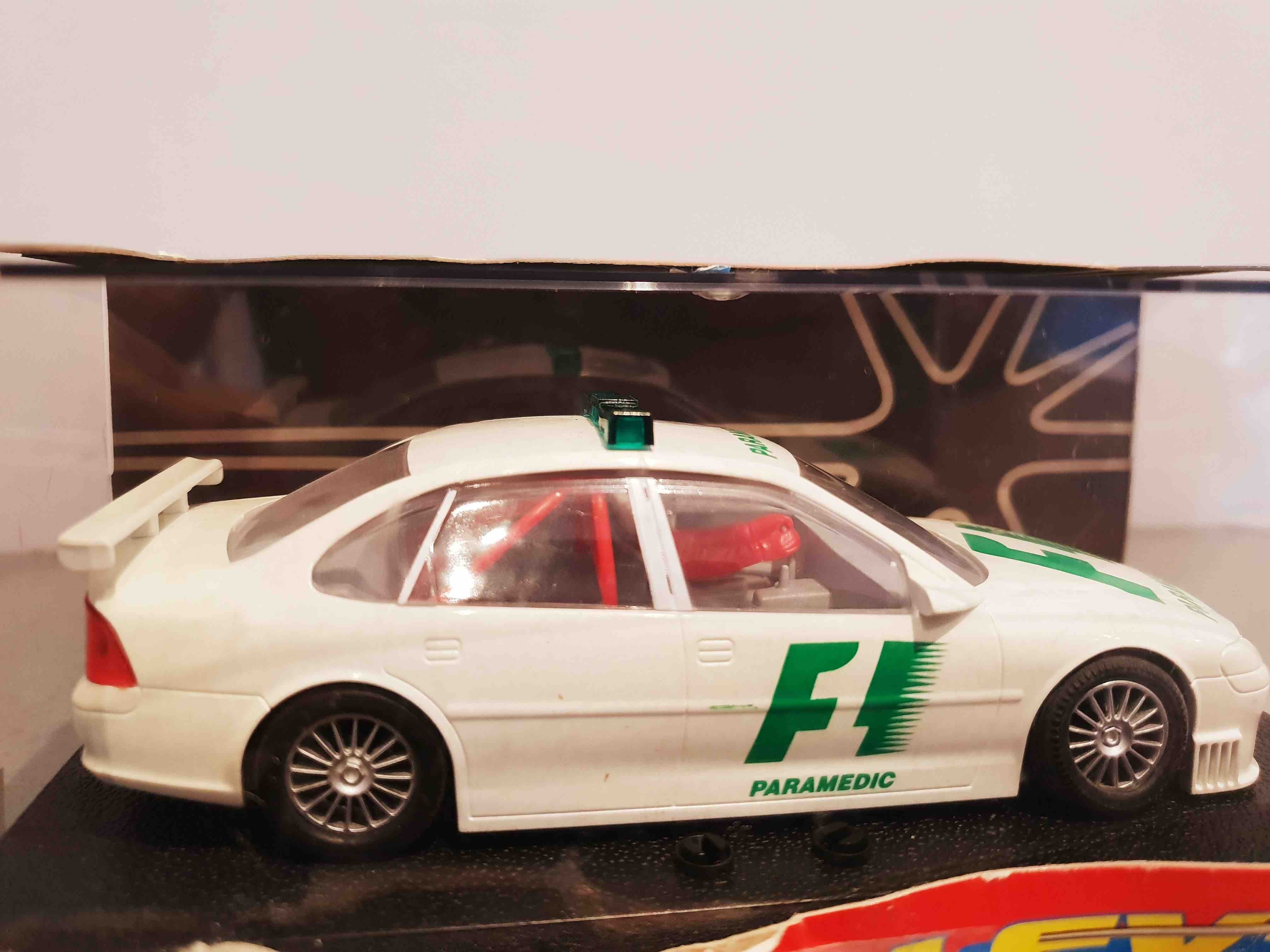 SCALEXTRIC C2197 COLLECTOR'S SERIES F1 PARAMEDIC