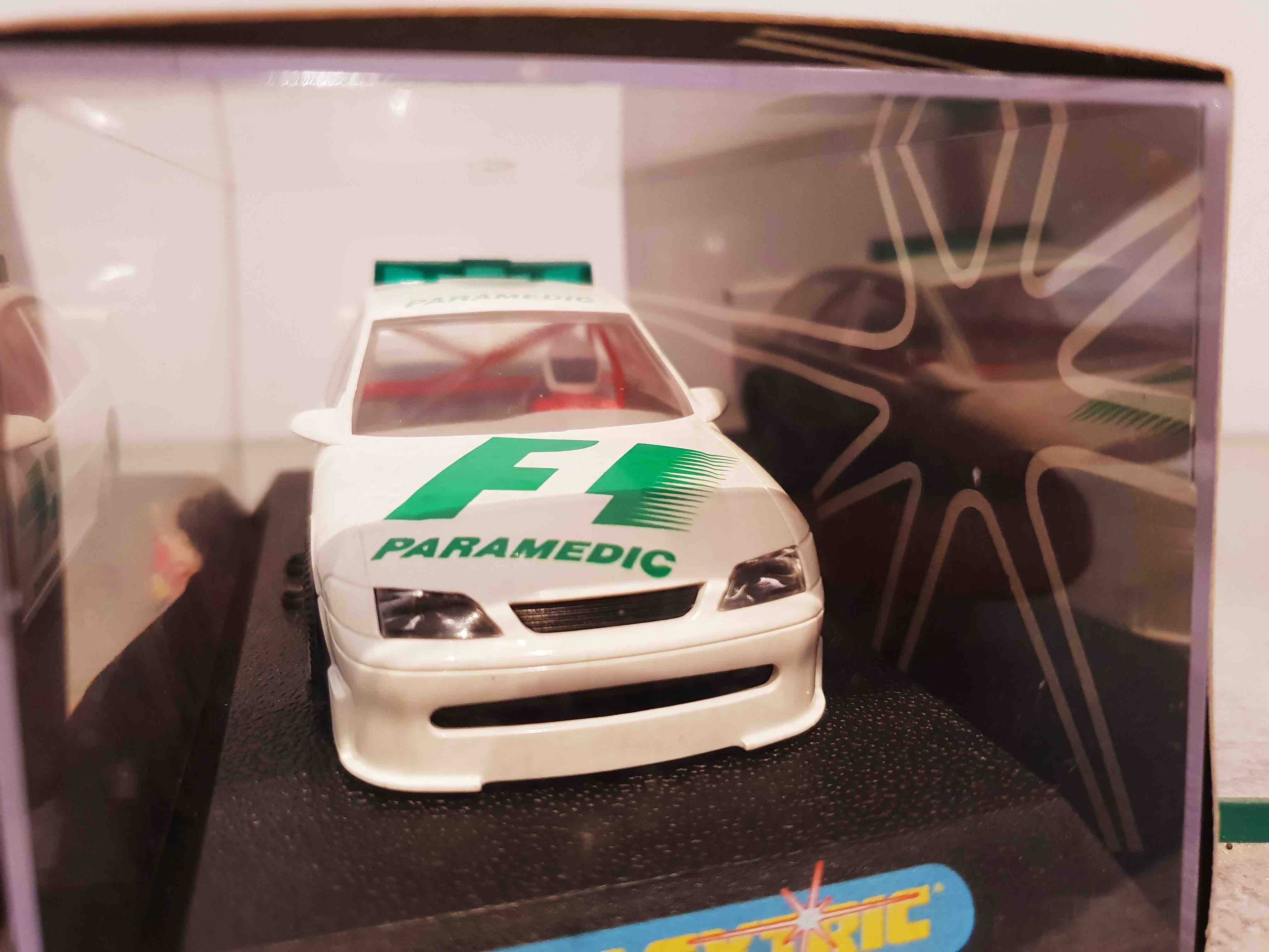 SCALEXTRIC C2197 COLLECTOR'S SERIES F1 PARAMEDIC