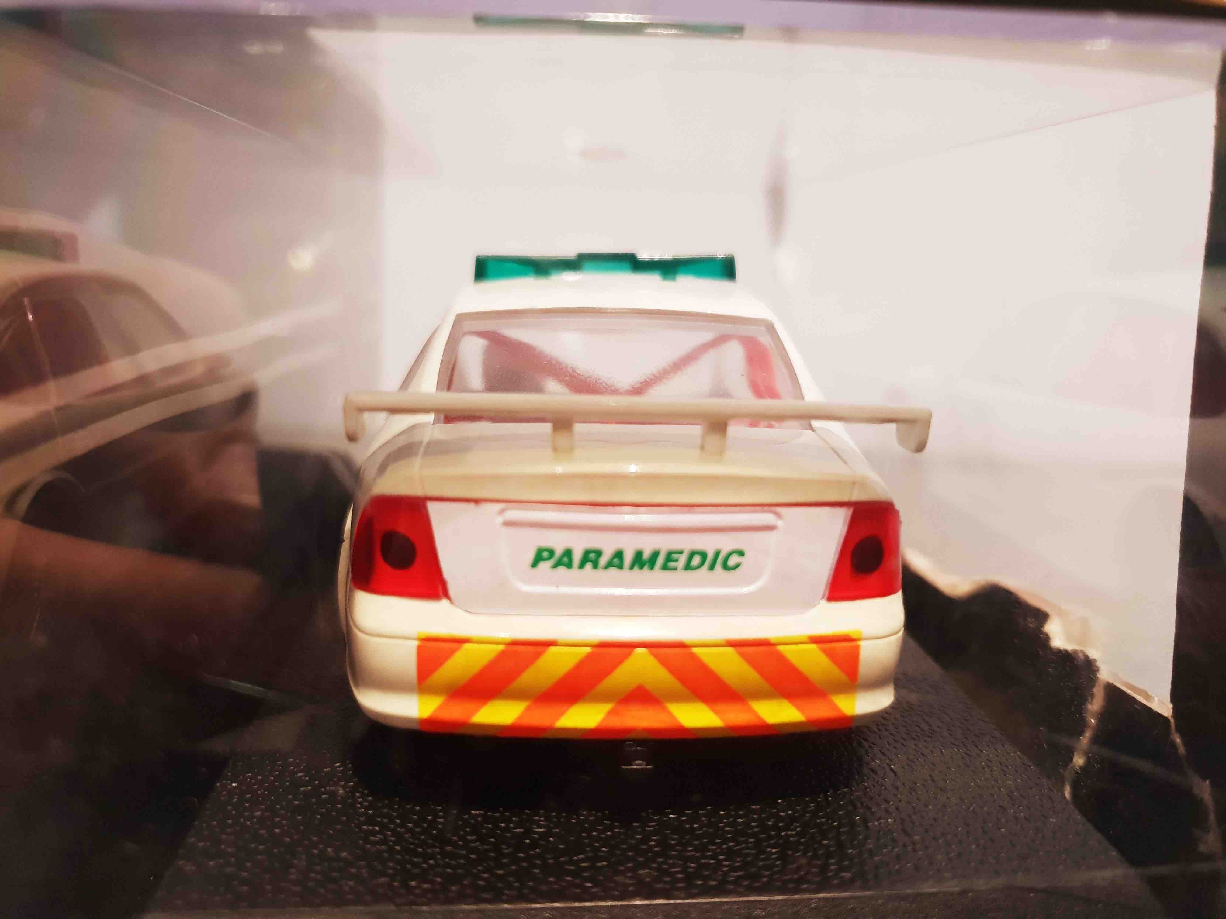 SCALEXTRIC C2197 COLLECTOR'S SERIES F1 PARAMEDIC