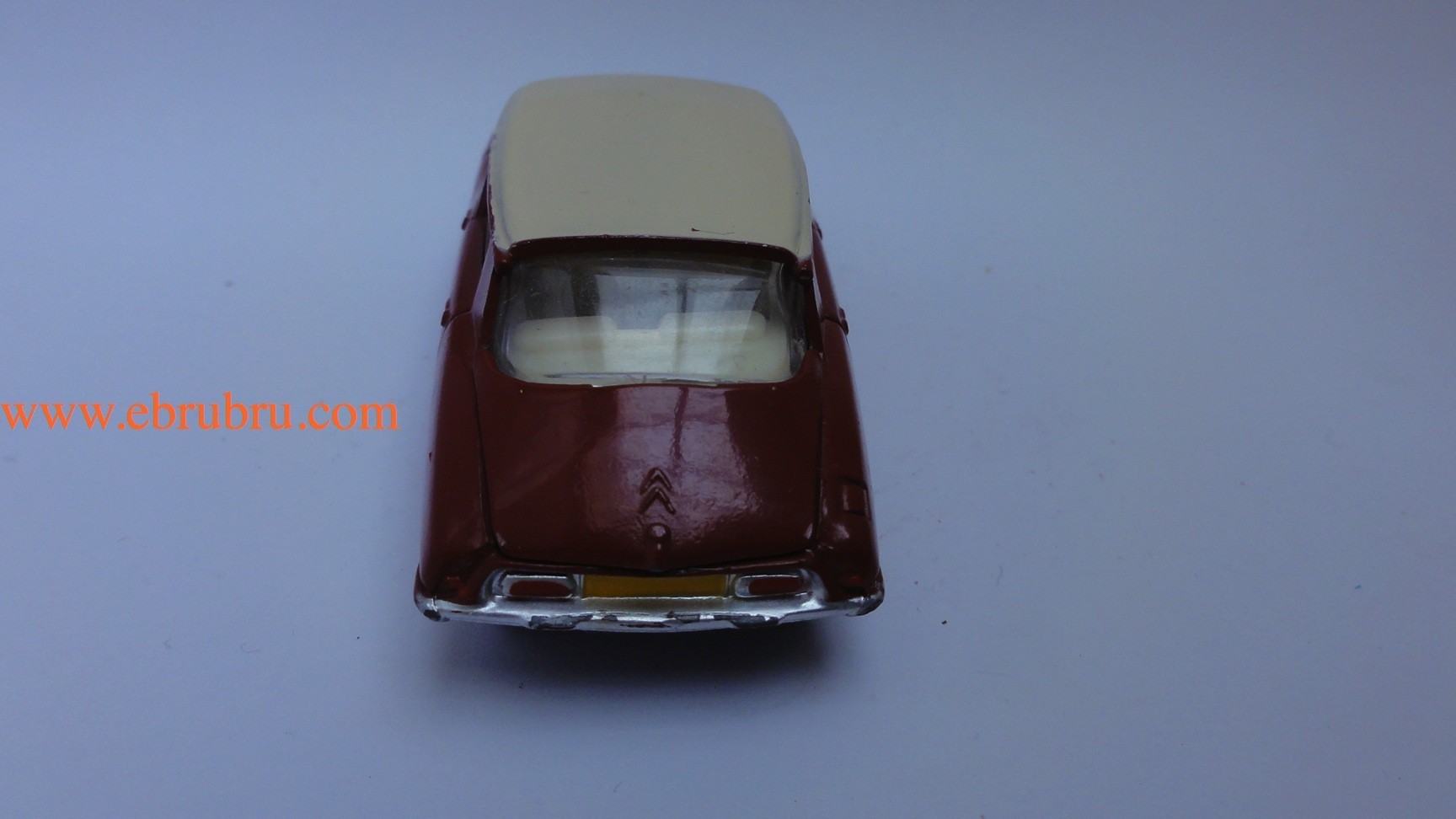 DS 19 GRENAT MODELE 1963 DINKY TOYS RÉF 530