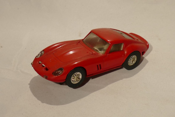 FERRARI GTO ROUGE 250 JOUEF REF 357