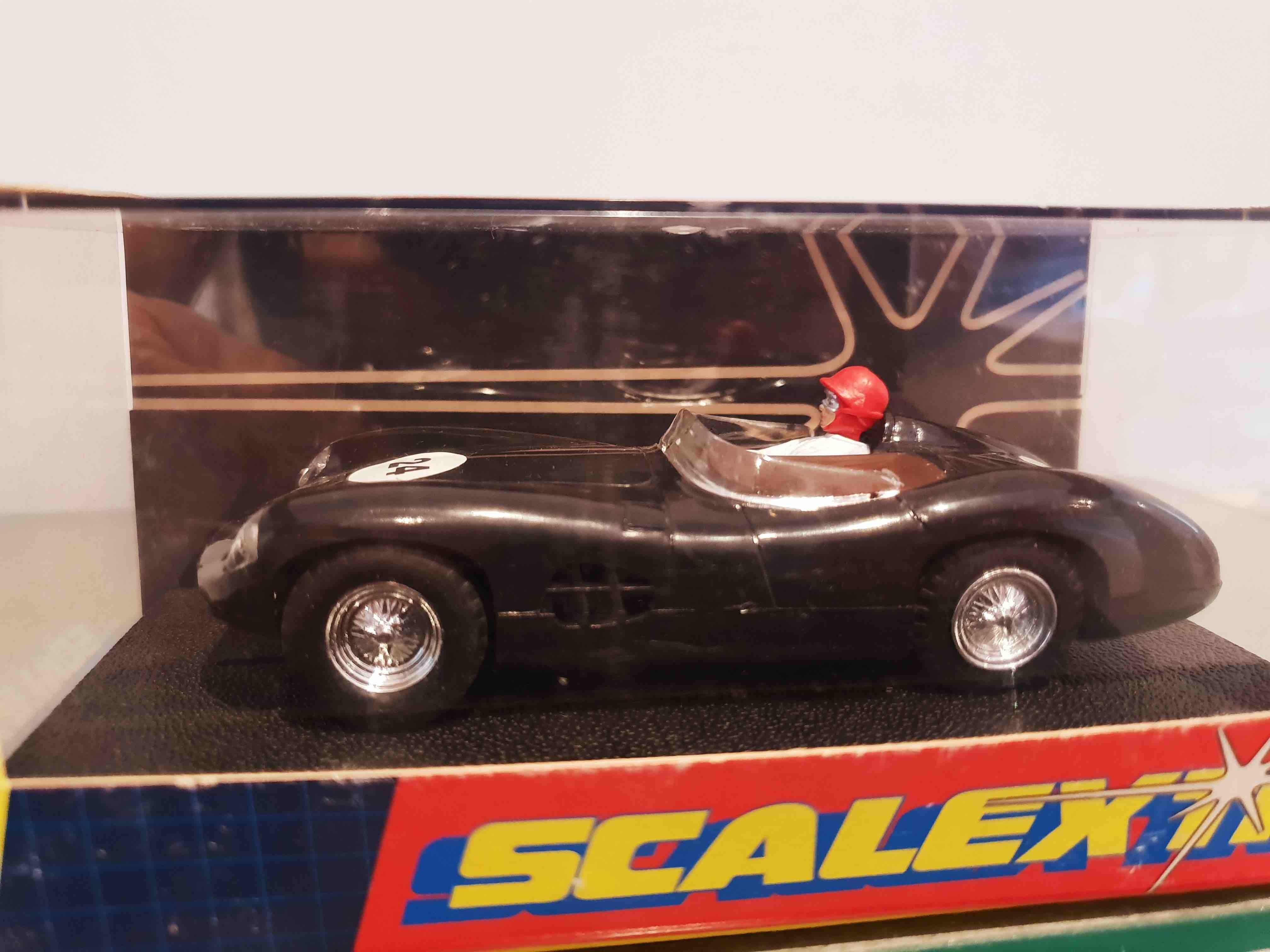 SCALEXTRIC C2061 ASTON MARTIN BLACK