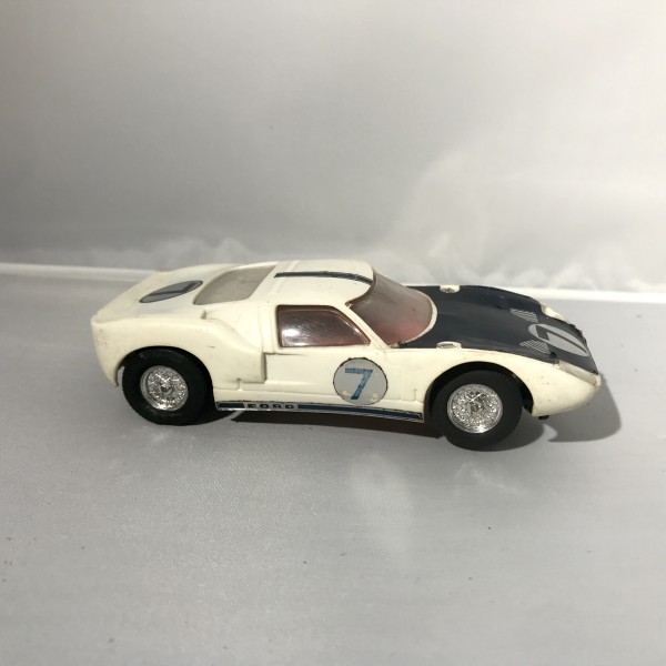 Ford GT blanche SCALEXTRIC C77
