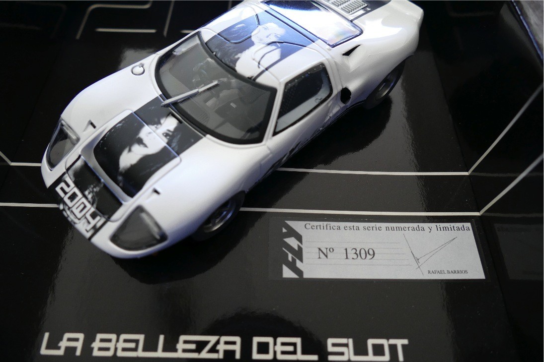 FLY REF 96033 FORD GT 40 EDITION SPECIALE LIMITE AVEC CATALOGUE 2004 S2004