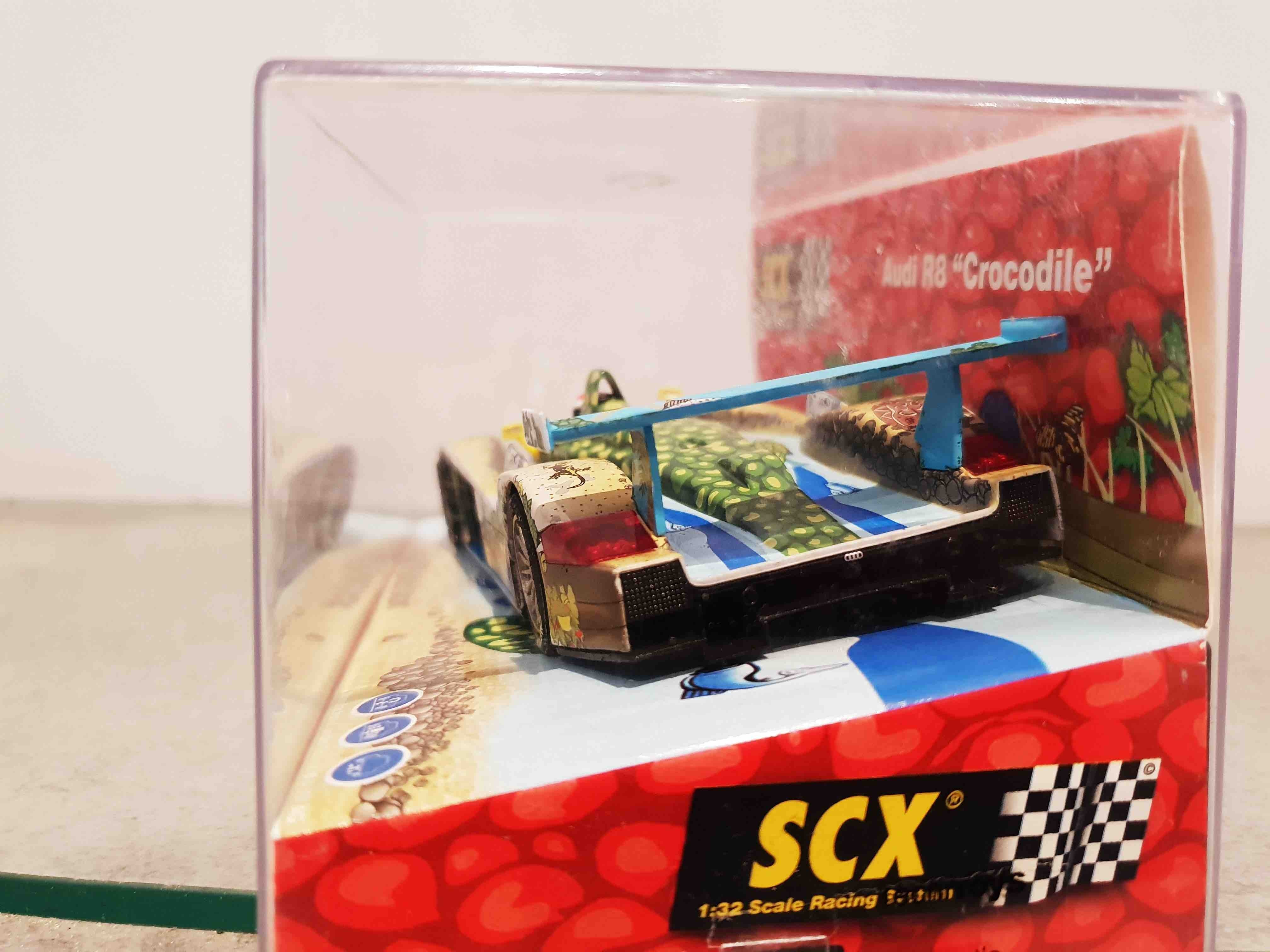 SCALEXTRIC 61010 AUDI R8 CROCODILE