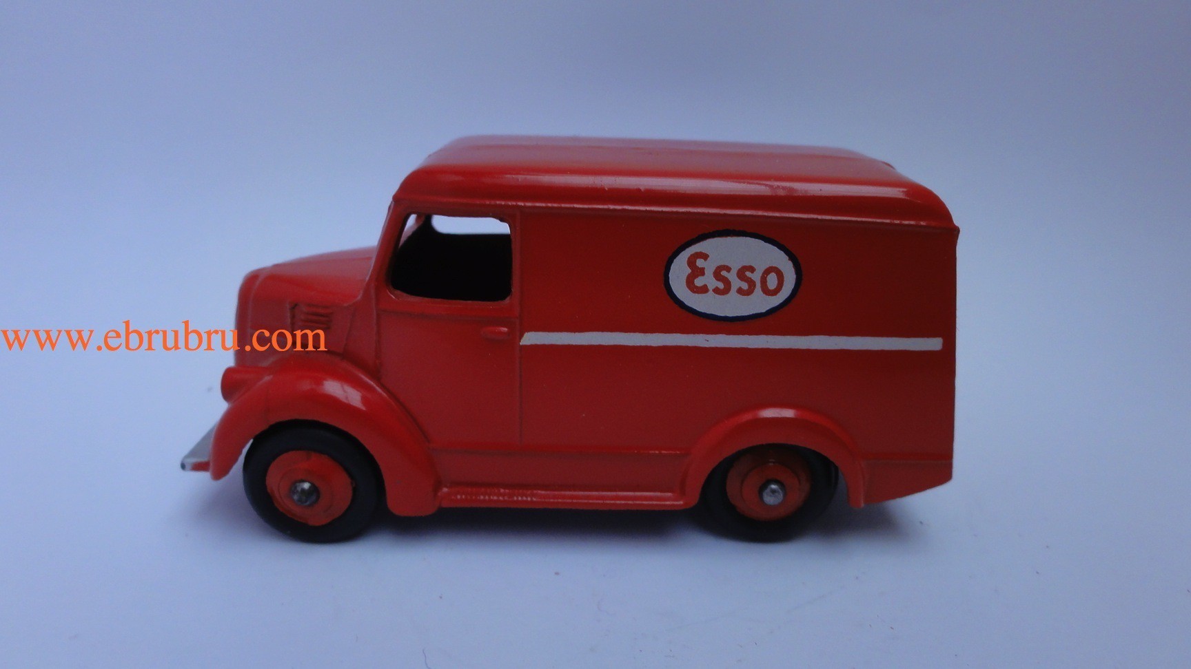 TROJAN Esso (Anglais) Dinky toys ref 31A