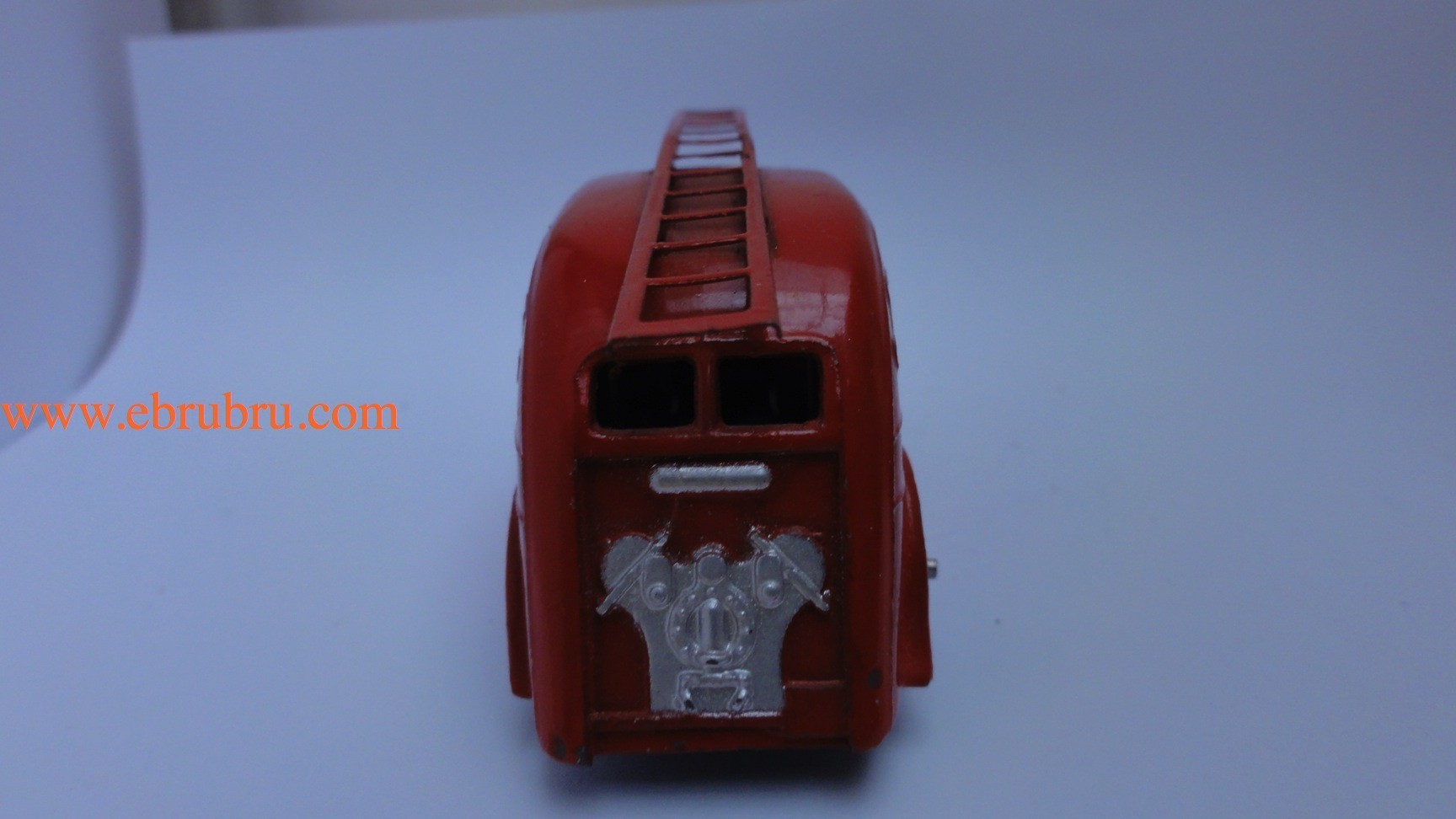 STREAMLINED FIRE ENGINE (Anglais)rouge Dinky toys ref 25H