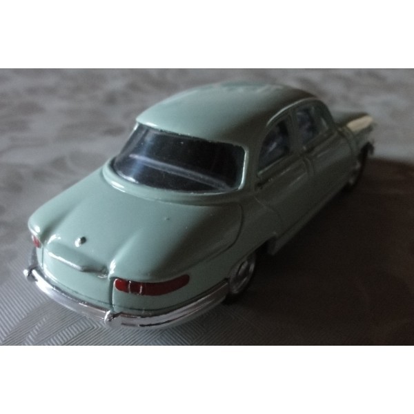 MINIATURE PANHARD PL 17 MARQUE LEADER  VERTE 1/43