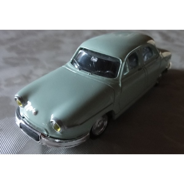 MINIATURE PANHARD PL 17 MARQUE LEADER  VERTE 1/43