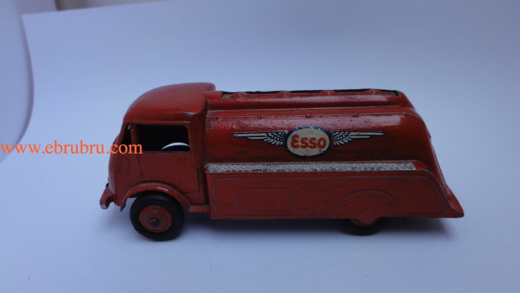 Camion citerne Ford Esso Dinky toys ref 25U/1