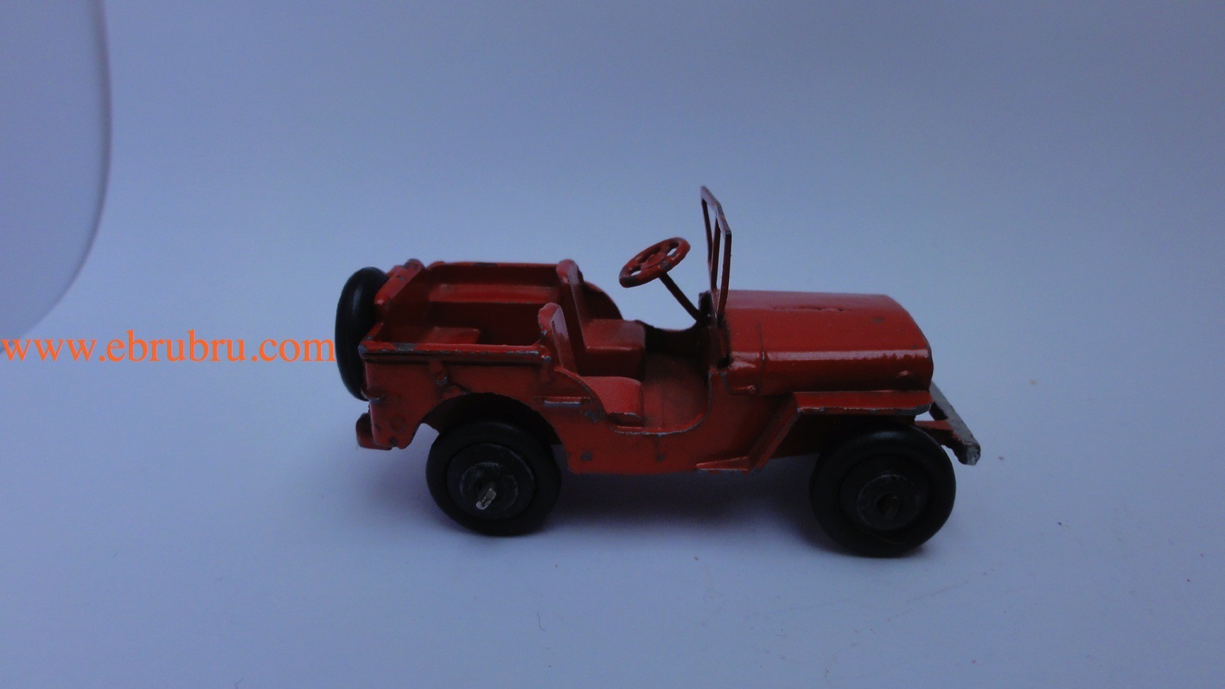 JEEP rouge (Anglais) Dinky toys