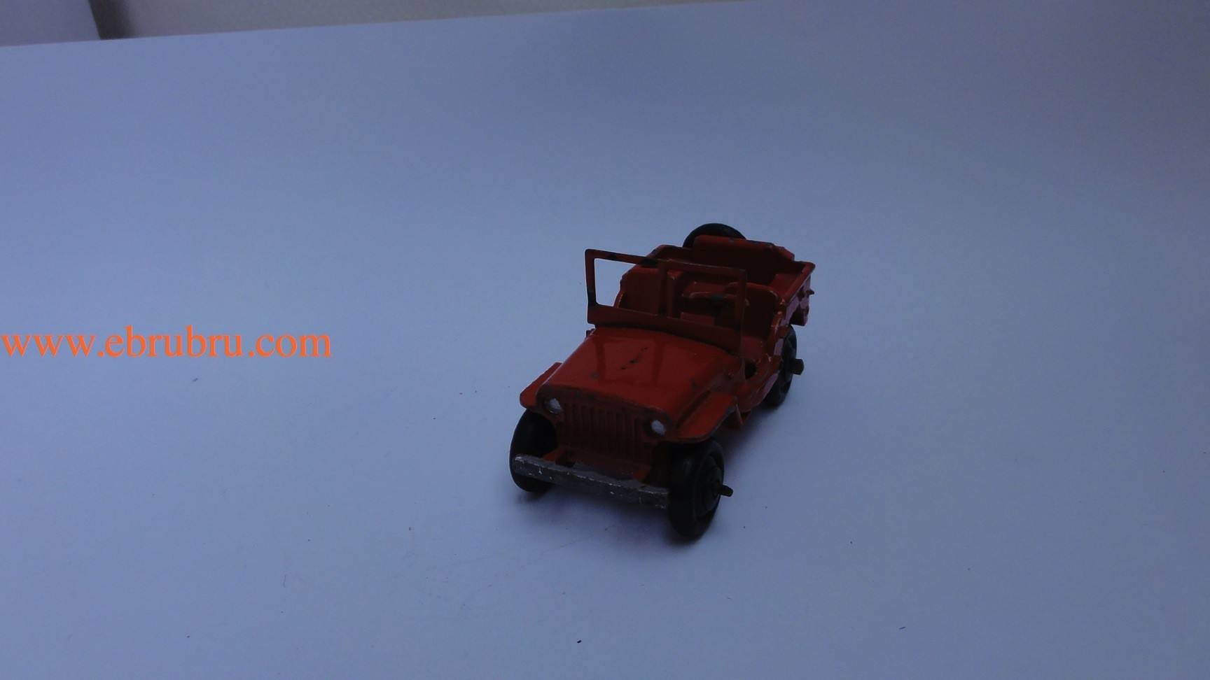 JEEP rouge (Anglais) Dinky toys